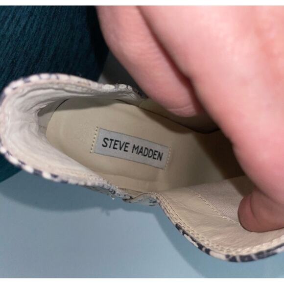 Steve Madden Snakeskin Booties Womens 9 Block Heel Ankle Boots Statement Fashion - Picture 4 of 7